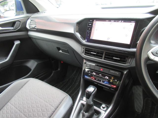 Ｔ－クロス ＴＳＩ　スタイル　ドライブレコーダー　バックカメラ　オートクルーズコントロール　衝突被害軽減システム　ナビ　オートライト　ＬＥＤヘッドランプ　アルミホイール　スマートキー　アイドリングストップ　電動格納ミラー　ＡＴ（3枚目）