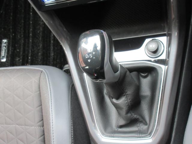 Ｔ－クロス ＴＳＩ　スタイル　ドライブレコーダー　バックカメラ　オートクルーズコントロール　衝突被害軽減システム　ナビ　オートライト　ＬＥＤヘッドランプ　アルミホイール　スマートキー　アイドリングストップ　電動格納ミラー　ＡＴ（8枚目）