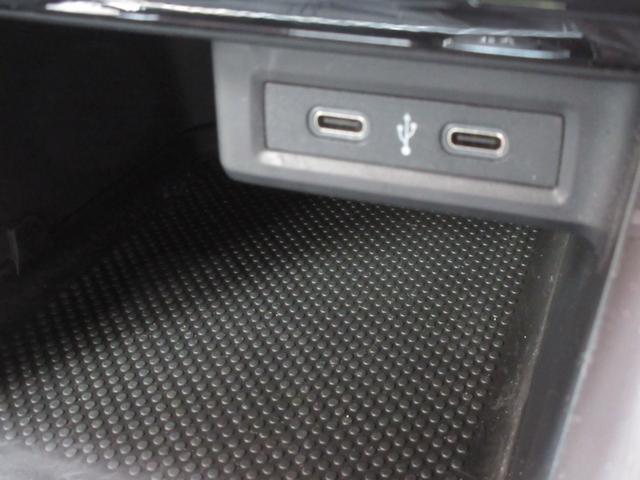 Ｔ－クロス ＴＳＩ　スタイル　ドライブレコーダー　バックカメラ　オートクルーズコントロール　衝突被害軽減システム　ナビ　オートライト　ＬＥＤヘッドランプ　アルミホイール　スマートキー　アイドリングストップ　電動格納ミラー　ＡＴ（9枚目）