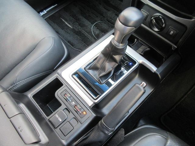 ランドクルーザープラド TX Lパッケージ 4WD ETC バックカメラ クリアランスソナー オートクルーズコントロール レーンアシスト パワーシート 衝突被害軽減システム サンルーフ ナビ TV オートマチックハイビーム LEDヘッドランプ(9枚目)