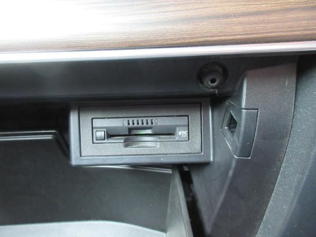 ランドクルーザープラド TX Lパッケージ 4WD ETC バックカメラ クリアランスソナー オートクルーズコントロール レーンアシスト パワーシート 衝突被害軽減システム サンルーフ ナビ TV オートマチックハイビーム LEDヘッドランプ(10枚目)