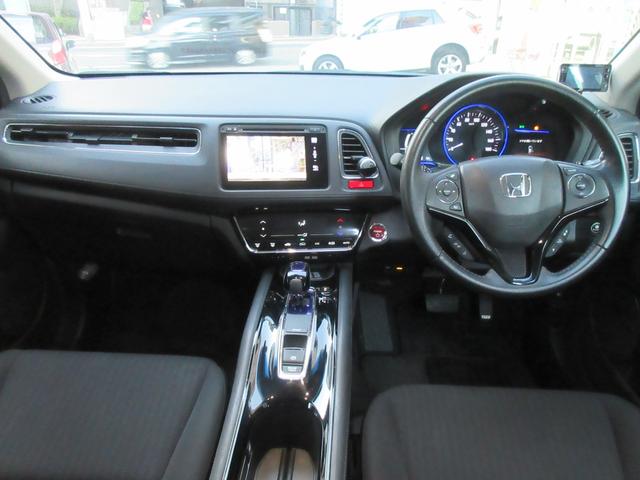 ヴェゼル ハイブリッドX バックカメラ オートクルーズコントロール 衝突被害軽減システム TV オートライト LEDヘッドランプ アルミホイール スマートキー 電動格納ミラー AT 盗難防止システム 衝突安全ボディ CD(2枚目)