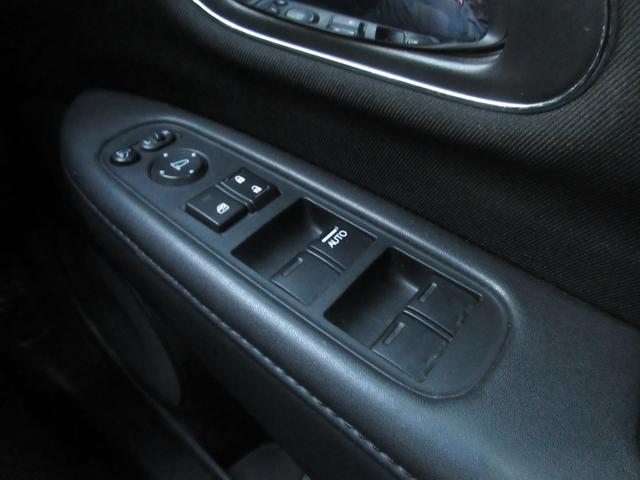 ヴェゼル ハイブリッドX バックカメラ オートクルーズコントロール 衝突被害軽減システム TV オートライト LEDヘッドランプ アルミホイール スマートキー 電動格納ミラー AT 盗難防止システム 衝突安全ボディ CD(15枚目)