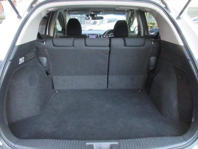 ヴェゼル ハイブリッドX バックカメラ オートクルーズコントロール 衝突被害軽減システム TV オートライト LEDヘッドランプ アルミホイール スマートキー 電動格納ミラー AT 盗難防止システム 衝突安全ボディ CD(19枚目)