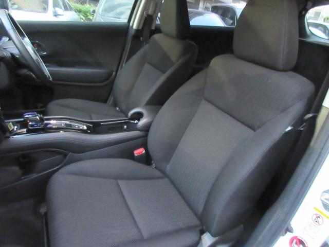 ヴェゼル ハイブリッドX バックカメラ オートクルーズコントロール 衝突被害軽減システム TV オートライト LEDヘッドランプ アルミホイール スマートキー 電動格納ミラー AT 盗難防止システム 衝突安全ボディ CD(22枚目)