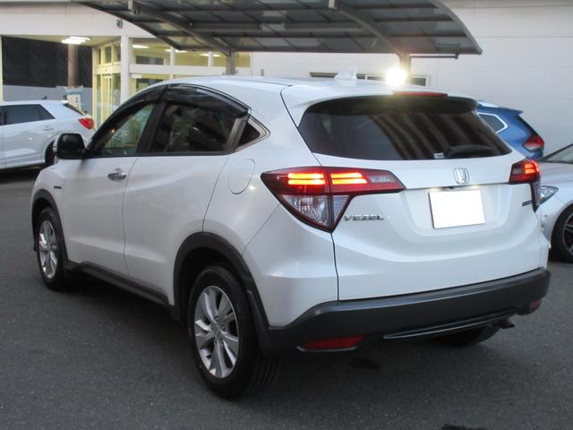 ヴェゼル ハイブリッドX バックカメラ オートクルーズコントロール 衝突被害軽減システム TV オートライト LEDヘッドランプ アルミホイール スマートキー 電動格納ミラー AT 盗難防止システム 衝突安全ボディ CD(28枚目)