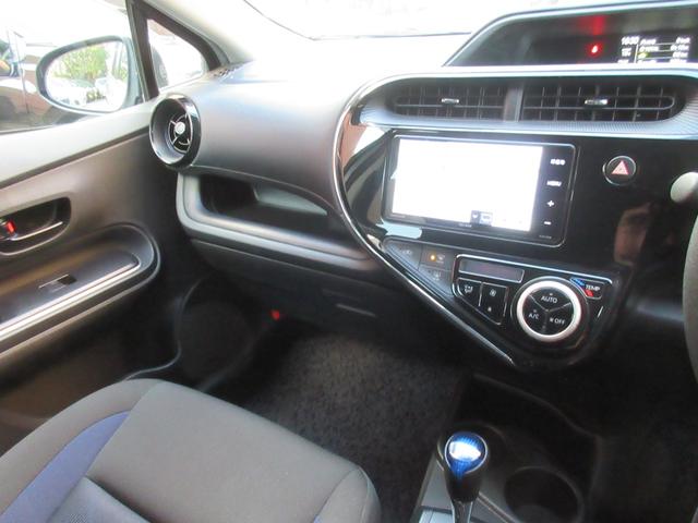 アクア S ETC ナビ TV キーレスエントリー アイドリングストップ 電動格納ミラー CVT 盗難防止システム 衝突安全ボディ ABS ESC CD エアコン パワーステアリング パワーウィンドウ(3枚目)