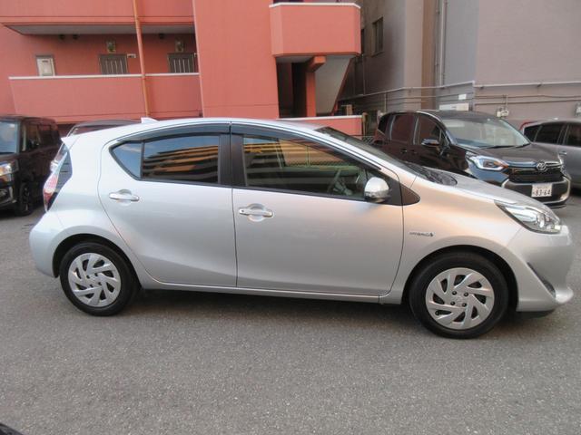 アクア S ETC ナビ TV キーレスエントリー アイドリングストップ 電動格納ミラー CVT 盗難防止システム 衝突安全ボディ ABS ESC CD エアコン パワーステアリング パワーウィンドウ(23枚目)