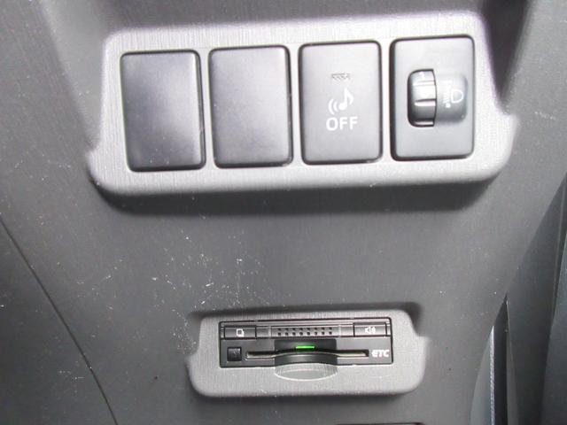 プリウスアルファ Ｓ　Ｌセレクション　ＥＴＣ　バックカメラ　ナビ　ＴＶ　スマートキー　電動格納ミラー　ＣＶＴ　盗難防止システム　衝突安全ボディ　ＡＢＳ　ＣＤ　ＤＶＤ再生　ＵＳＢ　Ｂｌｕｅｔｏｏｔｈ　エアコン　パワーステアリング（10枚目）