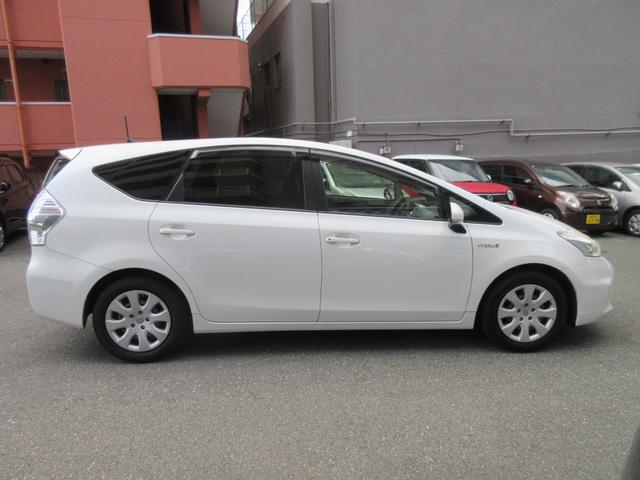 プリウスアルファ Ｓ　Ｌセレクション　ＥＴＣ　バックカメラ　ナビ　ＴＶ　スマートキー　電動格納ミラー　ＣＶＴ　盗難防止システム　衝突安全ボディ　ＡＢＳ　ＣＤ　ＤＶＤ再生　ＵＳＢ　Ｂｌｕｅｔｏｏｔｈ　エアコン　パワーステアリング（14枚目）