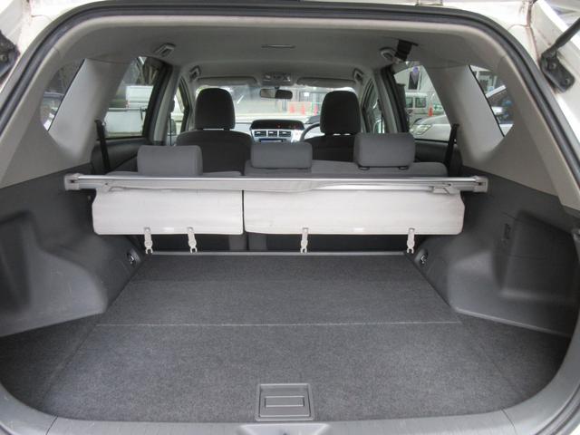 プリウスアルファ Ｓ　Ｌセレクション　ＥＴＣ　バックカメラ　ナビ　ＴＶ　スマートキー　電動格納ミラー　ＣＶＴ　盗難防止システム　衝突安全ボディ　ＡＢＳ　ＣＤ　ＤＶＤ再生　ＵＳＢ　Ｂｌｕｅｔｏｏｔｈ　エアコン　パワーステアリング（29枚目）