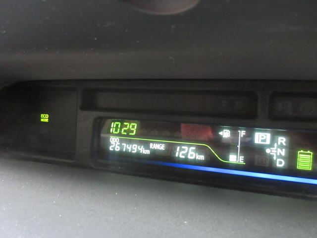 プリウスアルファ Ｓ　Ｌセレクション　ＥＴＣ　バックカメラ　ナビ　ＴＶ　スマートキー　電動格納ミラー　ＣＶＴ　盗難防止システム　衝突安全ボディ　ＡＢＳ　ＣＤ　ＤＶＤ再生　ＵＳＢ　Ｂｌｕｅｔｏｏｔｈ　エアコン　パワーステアリング（32枚目）