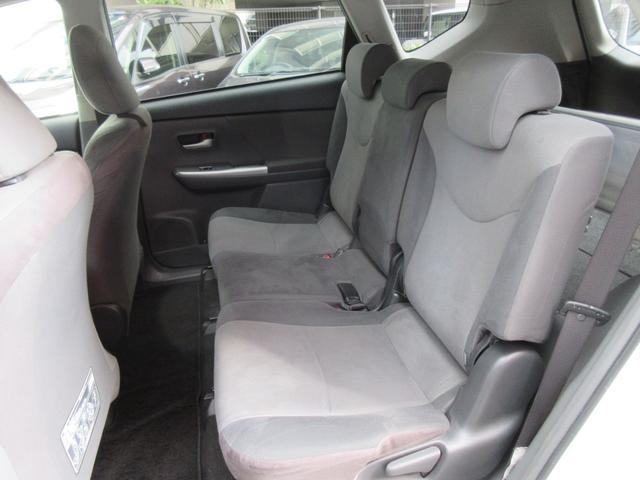 プリウスアルファ Ｓ　Ｌセレクション　ＥＴＣ　バックカメラ　ナビ　ＴＶ　スマートキー　電動格納ミラー　ＣＶＴ　盗難防止システム　衝突安全ボディ　ＡＢＳ　ＣＤ　ＤＶＤ再生　ＵＳＢ　Ｂｌｕｅｔｏｏｔｈ　エアコン　パワーステアリング（34枚目）