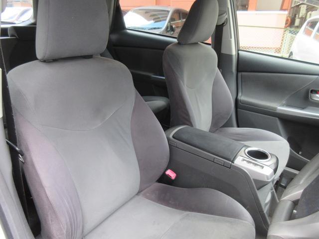 プリウスアルファ Ｓ　Ｌセレクション　ＥＴＣ　バックカメラ　ナビ　ＴＶ　スマートキー　電動格納ミラー　ＣＶＴ　盗難防止システム　衝突安全ボディ　ＡＢＳ　ＣＤ　ＤＶＤ再生　ＵＳＢ　Ｂｌｕｅｔｏｏｔｈ　エアコン　パワーステアリング（36枚目）