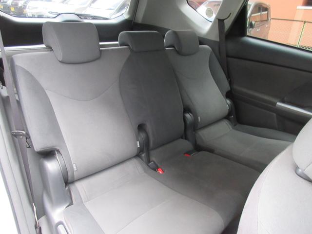 プリウスアルファ Ｓ　Ｌセレクション　ＥＴＣ　バックカメラ　ナビ　ＴＶ　スマートキー　電動格納ミラー　ＣＶＴ　盗難防止システム　衝突安全ボディ　ＡＢＳ　ＣＤ　ＤＶＤ再生　ＵＳＢ　Ｂｌｕｅｔｏｏｔｈ　エアコン　パワーステアリング（37枚目）