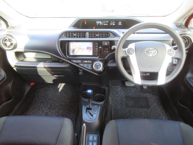 アクア Ｓ　ＥＴＣ　バックカメラ　ナビ　ＴＶ　スマートキー　電動格納ミラー　ＣＶＴ　衝突安全ボディ　記録簿　ＡＢＳ　ＥＳＣ　ＣＤ　Ｂｌｕｅｔｏｏｔｈ　エアコン　パワーステアリング　パワーウィンドウ（2枚目）