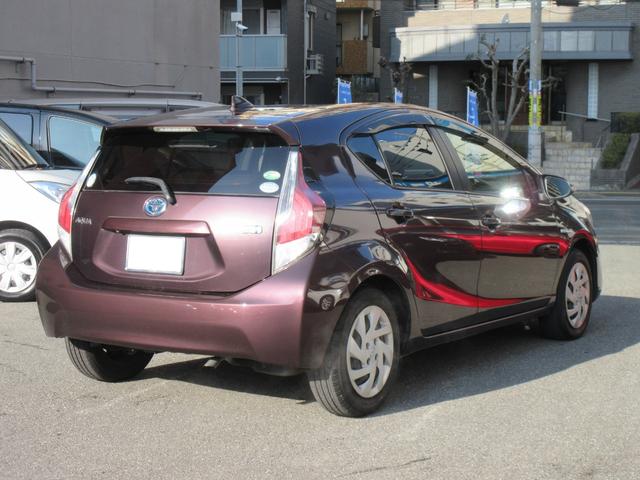 アクア Ｓ　ＥＴＣ　バックカメラ　ナビ　ＴＶ　スマートキー　電動格納ミラー　ＣＶＴ　衝突安全ボディ　記録簿　ＡＢＳ　ＥＳＣ　ＣＤ　Ｂｌｕｅｔｏｏｔｈ　エアコン　パワーステアリング　パワーウィンドウ（28枚目）