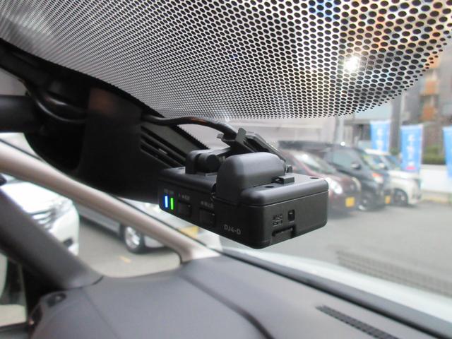 �h���C�u���R�[�_�[������f���Ɖ������L�^���Ă����h���C�u���R�[�_�[�́A���̂̍ۂɊm���ȏ؋��\�͂𔭊����Ă���܂��B