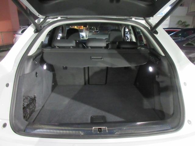 Ｑ３ ２．０ＴＦＳＩクワトロ１８０ＰＳ　４ＷＤ　バックカメラ　クリアランスソナー　パワーシート　ナビ　ＴＶ　オートライト　ＨＩＤ　アルミホイール　スマートキー　アイドリングストップ　シートヒーター　ＡＴ　盗難防止システム　ＣＤ　ＤＶＤ再生（18枚目）