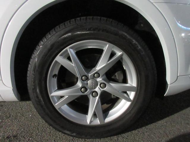 Ｑ３ ２．０ＴＦＳＩクワトロ１８０ＰＳ　４ＷＤ　バックカメラ　クリアランスソナー　パワーシート　ナビ　ＴＶ　オートライト　ＨＩＤ　アルミホイール　スマートキー　アイドリングストップ　シートヒーター　ＡＴ　盗難防止システム　ＣＤ　ＤＶＤ再生（20枚目）