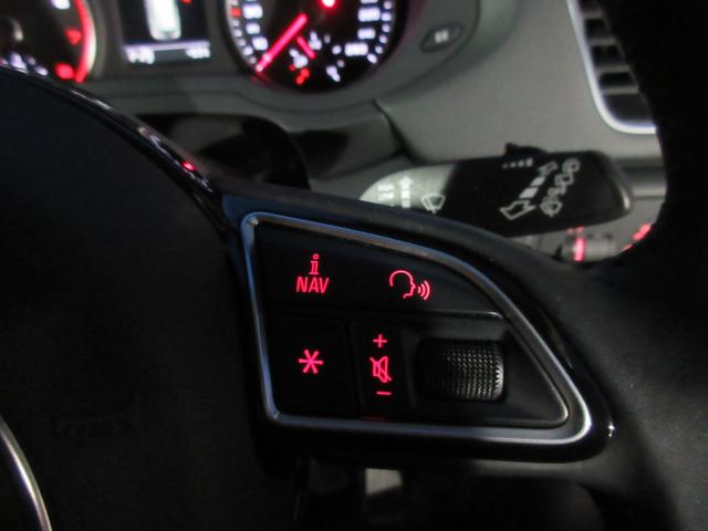 Ｑ３ ２．０ＴＦＳＩクワトロ１８０ＰＳ　４ＷＤ　バックカメラ　クリアランスソナー　パワーシート　ナビ　ＴＶ　オートライト　ＨＩＤ　アルミホイール　スマートキー　アイドリングストップ　シートヒーター　ＡＴ　盗難防止システム　ＣＤ　ＤＶＤ再生（27枚目）