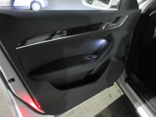 Ｑ３ ２．０ＴＦＳＩクワトロ１８０ＰＳ　４ＷＤ　バックカメラ　クリアランスソナー　パワーシート　ナビ　ＴＶ　オートライト　ＨＩＤ　アルミホイール　スマートキー　アイドリングストップ　シートヒーター　ＡＴ　盗難防止システム　ＣＤ　ＤＶＤ再生（32枚目）