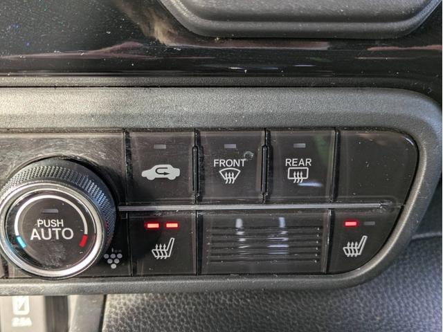 Ｎ－ＢＯＸカスタム ＥＸ　両側パワースライドドア　純正ナビ　Ｂｌｕｅｔｏｏｔｈ　ＥＴＣ　フルセグテレビ　ＬＥＤヘッドライト　純正アルミホイール　両席シートヒーター　ＣＴＢＡ（21枚目）