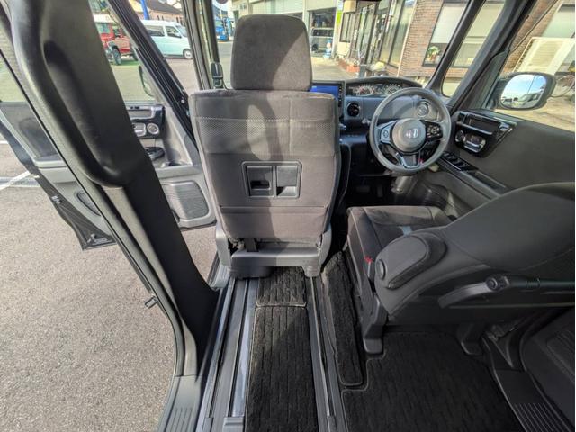 Ｎ－ＢＯＸカスタム ＥＸ　両側パワースライドドア　純正ナビ　Ｂｌｕｅｔｏｏｔｈ　ＥＴＣ　フルセグテレビ　ＬＥＤヘッドライト　純正アルミホイール　両席シートヒーター　ＣＴＢＡ（27枚目）