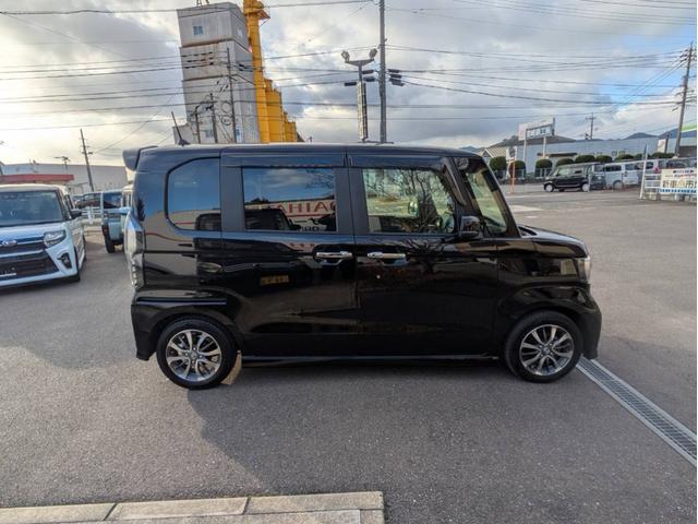 Ｎ－ＢＯＸカスタム ＥＸ　両側パワースライドドア　純正ナビ　Ｂｌｕｅｔｏｏｔｈ　ＥＴＣ　フルセグテレビ　ＬＥＤヘッドライト　純正アルミホイール　両席シートヒーター　ＣＴＢＡ（29枚目）