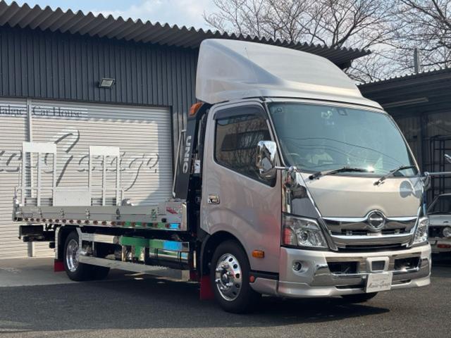 デュトロ 　ハイグレード　積載車　ユニックＮＥＯαＰＬＵＳ　シートヒーター　メモリーナビ　フルセグＴＶ　ＤＶＤ　ＣＤ　オーディオ　バックカメラ　ＬＥＤヘッド　アイドリングストップ　キーレスエントリー　スマートキー（4枚目）