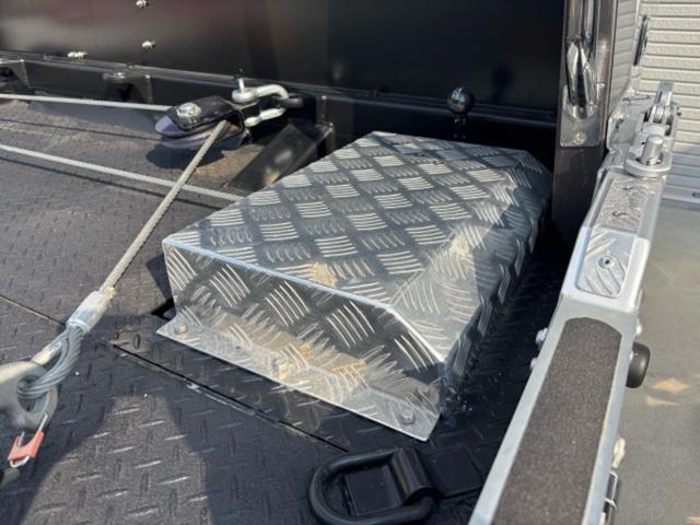 デュトロ 　ハイグレード　積載車　ユニックＮＥＯαＰＬＵＳ　シートヒーター　メモリーナビ　フルセグＴＶ　ＤＶＤ　ＣＤ　オーディオ　バックカメラ　ＬＥＤヘッド　アイドリングストップ　キーレスエントリー　スマートキー（18枚目）