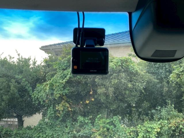 Ｎ－ＢＯＸカスタム Ｇ　４ＷＤ　ドライブレコーダー　ＥＴＣ　バックカメラ　両側電動スライドドア　ナビ　ＨＩＤ　スマートキー　アイドリングストップ　電動格納ミラー　ＣＶＴ　盗難防止システム　ＡＢＳ　ＥＳＣ　チップアップシート（6枚目）