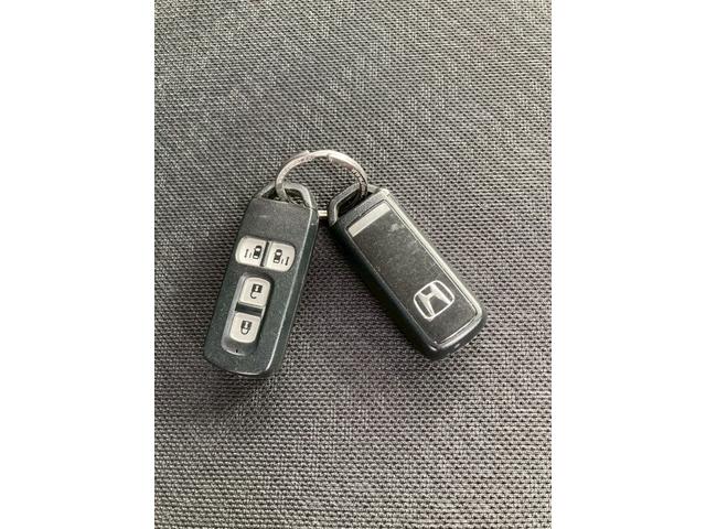 Ｎ－ＢＯＸカスタム Ｇ　４ＷＤ　ドライブレコーダー　ＥＴＣ　バックカメラ　両側電動スライドドア　ナビ　ＨＩＤ　スマートキー　アイドリングストップ　電動格納ミラー　ＣＶＴ　盗難防止システム　ＡＢＳ　ＥＳＣ　チップアップシート（7枚目）