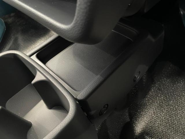 スーパーキャリイ Ｘリミテッド　４ＷＤ　ＡＴ　衝突被害軽減システム　クリアランスソナー　レーンアシスト　キーレスエントリー　アイドリングストップ　電動格納ミラー　オートライト　ＥＳＣ　エアコン　パワーウィンドウ（30枚目）