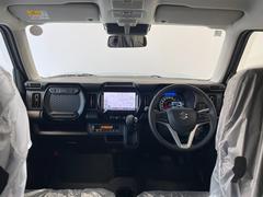 車を運転する際には運転席の存在は欠かせません。なのでしっかりとチェックしたいポイントですね。 2
