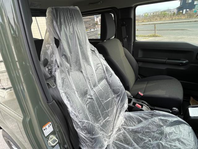 ジムニー ＸＣ　届け出済み未使用車　シートヒーター　スマートキー　プッシュスタート　ＬＥＤヘッドランプ　アイドリングストップ　衝突被害軽減システム　衝突安全ボディ　盗難防止システム（3枚目）