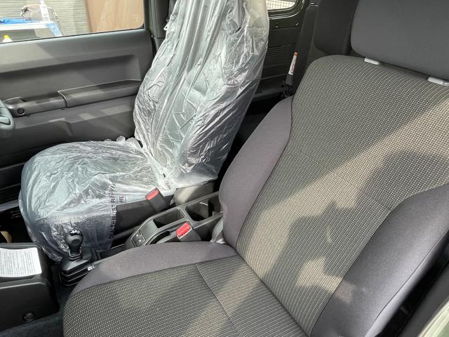 ジムニー ＸＣ　届け出済み未使用車　シートヒーター　スマートキー　プッシュスタート　ＬＥＤヘッドランプ　アイドリングストップ　衝突被害軽減システム　衝突安全ボディ　盗難防止システム（4枚目）