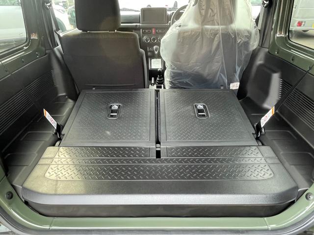 ジムニー ＸＣ　届け出済み未使用車　シートヒーター　スマートキー　プッシュスタート　ＬＥＤヘッドランプ　アイドリングストップ　衝突被害軽減システム　衝突安全ボディ　盗難防止システム（10枚目）