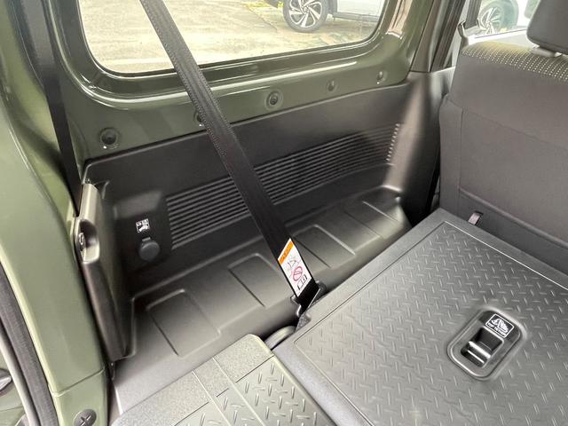 ジムニー ＸＣ　届け出済み未使用車　シートヒーター　スマートキー　プッシュスタート　ＬＥＤヘッドランプ　アイドリングストップ　衝突被害軽減システム　衝突安全ボディ　盗難防止システム（12枚目）