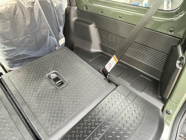 ジムニー ＸＣ　届け出済み未使用車　シートヒーター　スマートキー　プッシュスタート　ＬＥＤヘッドランプ　アイドリングストップ　衝突被害軽減システム　衝突安全ボディ　盗難防止システム（13枚目）