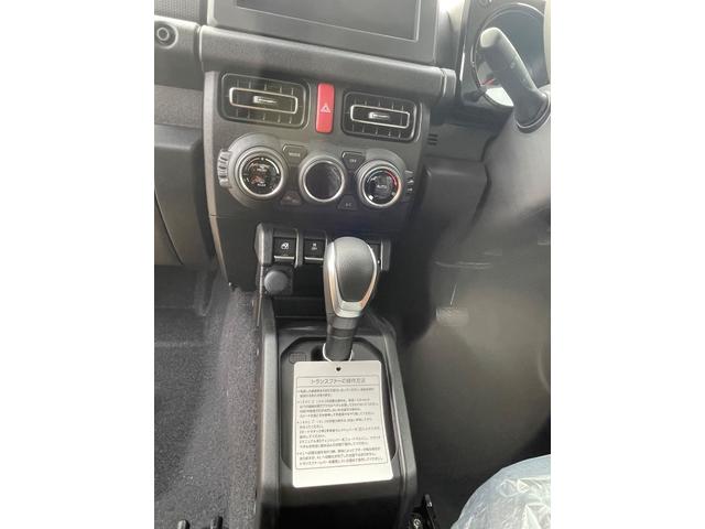 ジムニー ＸＣ　届け出済み未使用車　シートヒーター　スマートキー　プッシュスタート　ＬＥＤヘッドランプ　アイドリングストップ　衝突被害軽減システム　衝突安全ボディ　盗難防止システム（16枚目）