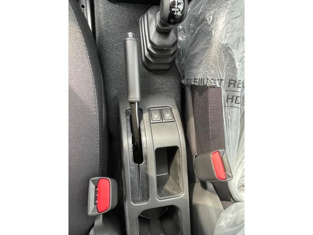 ジムニー ＸＣ　届け出済み未使用車　シートヒーター　スマートキー　プッシュスタート　ＬＥＤヘッドランプ　アイドリングストップ　衝突被害軽減システム　衝突安全ボディ　盗難防止システム（23枚目）