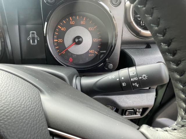 ジムニー ＸＣ　届け出済み未使用車　シートヒーター　スマートキー　プッシュスタート　ＬＥＤヘッドランプ　アイドリングストップ　衝突被害軽減システム　衝突安全ボディ　盗難防止システム（26枚目）
