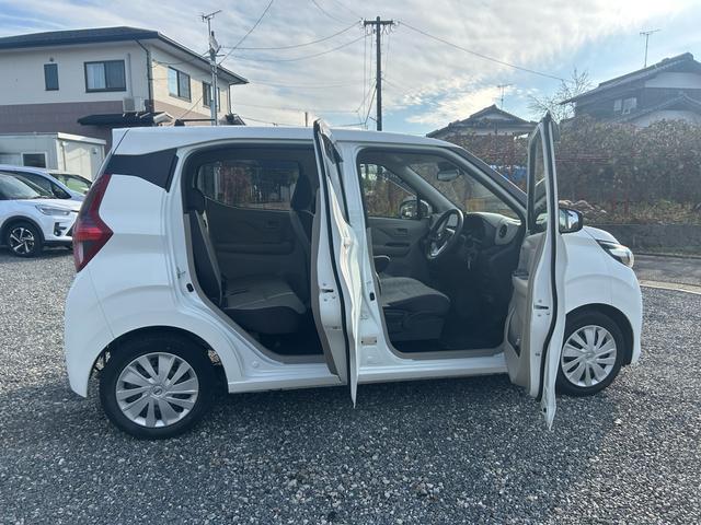 デイズ Ｓ　Ｓ　禁煙車　バックカメラ　コーナーセンサー　ＥＴＣ　リモコンキー　アイドリングストップ（11枚目）