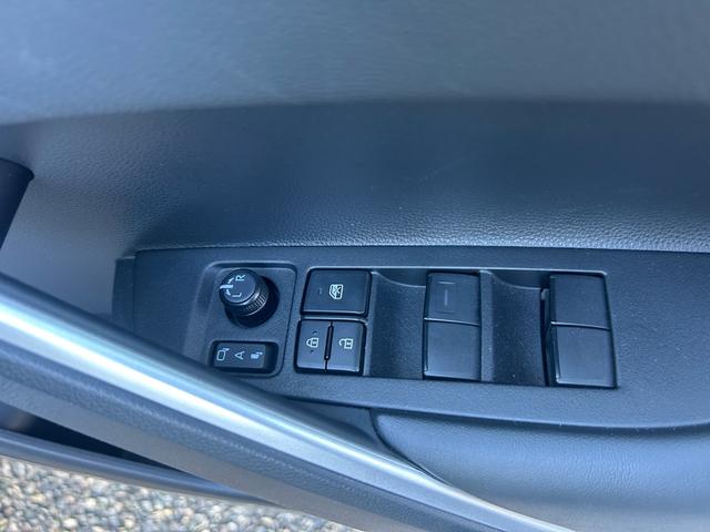 カローラクロス ハイブリッド　Ｚ　寒冷地仕様　１０．５インチナビ　モデリスタエアロ　サンルーフ　テレビキャンセラー　レクサスホーン　ステアリングヒーター　シートヒーター　ＥＴＣ　ドラレコ（17枚目）