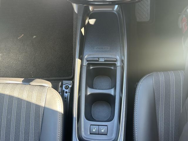 アクア Ｚ　Ｚ　モデリスタエアロ　シートヒーター　ステアリングヒーター　Ｂｌｕｅｔｏｏｔｈ　ドライブレコーダー　ＥＴＣ　走行時テレビ視聴可能　純正１０．５型ＤＡ　パワーシート（22枚目）