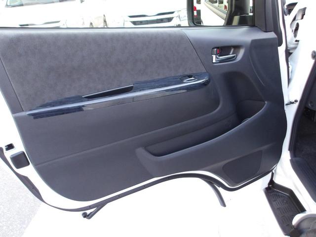 ハイエースワゴン ＧＬ　新車／オーダー／４１５コブラ／バッドフェイス／バッドラッカー／１７ＡＷ／インテリアパネル／カロッツェリア７インチナビ／１０インチフリップダウンモニター／４１５コブラＬＥＤテール／ハイエースカスタム（31枚目）