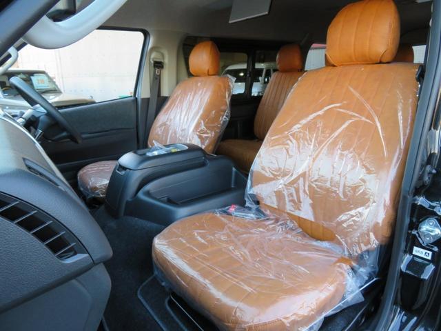 ハイエースワゴン ＧＬ　新車未登録／４ＷＤ／フルセグナビ／後席モニター／キャメルシート／マホガニーコンビハンドル／インパネ／デジタルミラー／全周囲カメラ／ＴＳＳ／シートカバー／ＬＥＤヘッド＆フォグ／１７インチホイール／ＥＴＣ（4枚目）