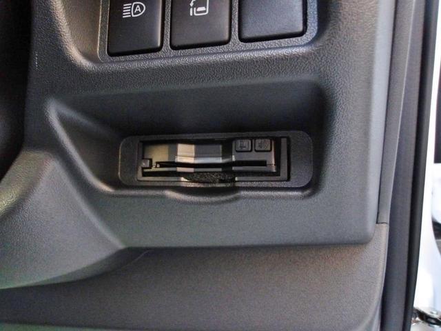 ハイエースワゴン ＧＬ　新車未登録／２７００ｃｃ／ＬＥＤヘッド／ＤＩＭ／ＰＶＭ／バンパーガード／コブラＬＥＤテール／ブラックシートカバー／オリジナルホイール／オープンカントリーＭＴ／ナビ／フリップ／オーバーフェンダー（19枚目）