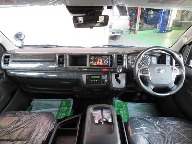 ハイエースワゴン ＧＬ　新車未登録／２７００ｃｃ／ＬＥＤヘッド／ＤＩＭ／ＰＶＭ／バンパーガード／コブラＬＥＤテール／ブラックシートカバー／オリジナルホイール／オープンカントリーＭＴ／ナビ／フリップ／オーバーフェンダー（45枚目）